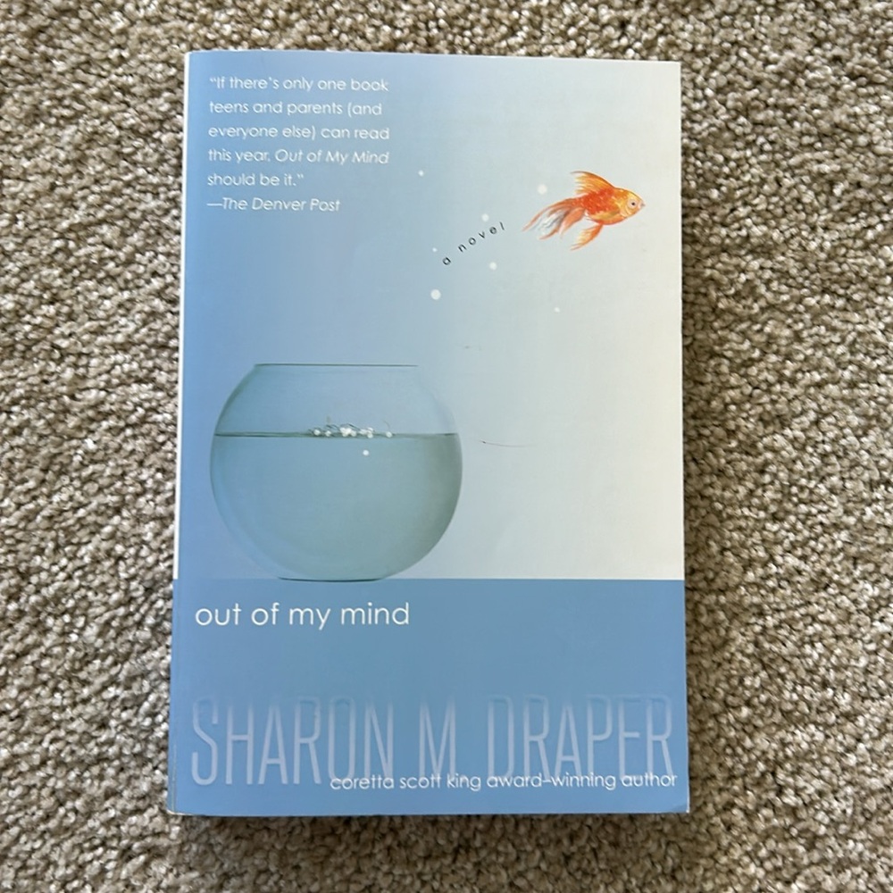 Books - Picture 2 of 5